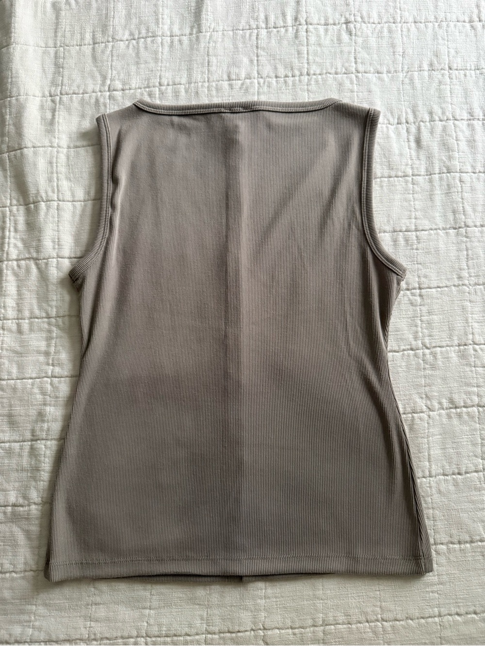 Abercrombie & Fitch Sleeveless Button-Front Ribbed Tank — Gray - Picture 3 of 3